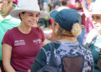 Ana Paty Peralta recorre el tianguis de la supermanzana 105