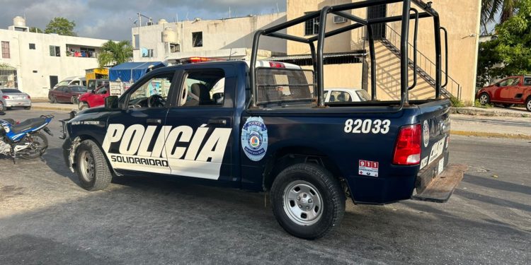 Asesinan a un hombre afuera de su domicilio en Cancún