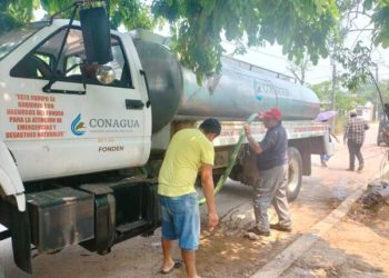 Conagua suministra agua en Tabasco y 9 estados para hospitales, viviendas y combate a incendios