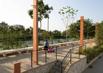 Sustraen Bolardos del Malecón de Gaviotas para construir jardinera en La Manga 2