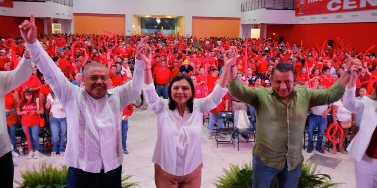 Petroleros respaldan a Yolanda Osuna en su campaña por la alcaldía de Centro