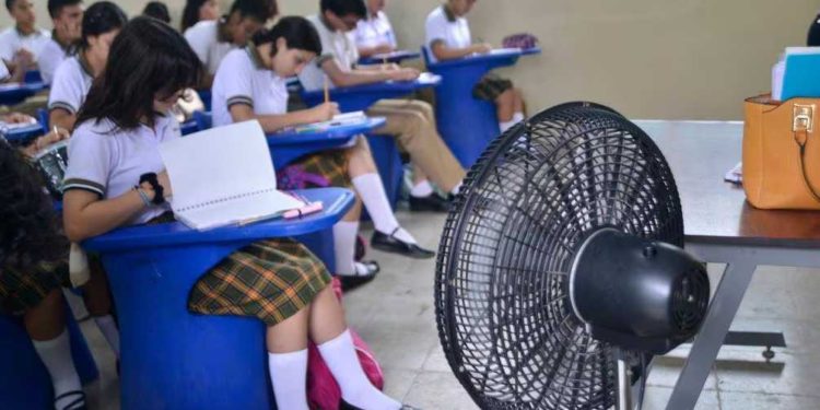 SITET propone reducción de horarios escolares ante ola de calor en Tabasco