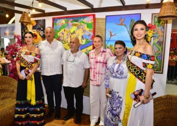 Carlos Merino visita stand de Cárdenas en la Feria Tabasco 2024
