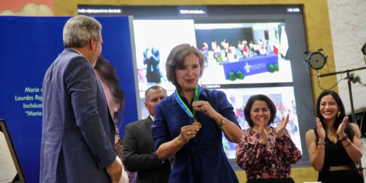 María Rojo recibe el doctorado Honoris Causa de la Universidad Veracruzana