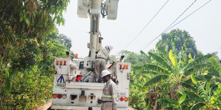 Habitantes de González retienen a trabajadores de CFE por falta de energía eléctrica