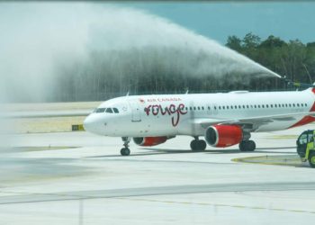 Aerolínea de Canadá aterrizó hoy al aeropuerto internacional de Tulum