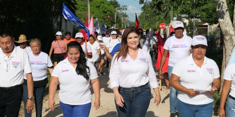 Con unidad y valores Fernanda Alvear respalda a jefas de familias de Pto. Morelos