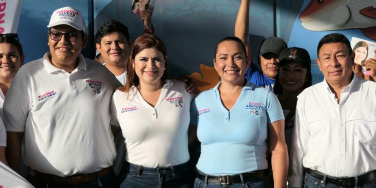 Fernanda Alvear recibe el apoyo de trabajadores del sector turístico