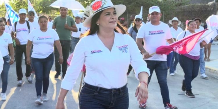 Llama Fernanda Alvear a votar y decir basta a la historia de corrupción en Puerto Morelos