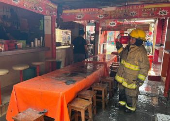 Explosión de tubería de gas causa incendio en mercado de La Sierra en Villahermosa