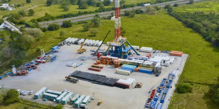 Pemex concluye perforación de pozo en campo madrefil en Cunduacán