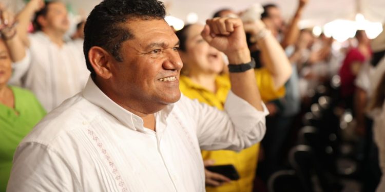 Promete Javier May generación de 100 mil empleos en Tabasco