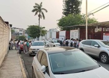 Fallas en suministro eléctrico afecta a plantel del COBATAB; retiran a los alumnos
