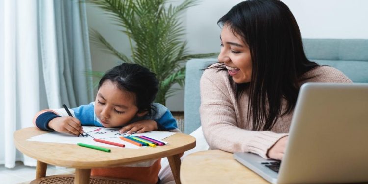 UJAT anuncia becas para alumnas madres solteras