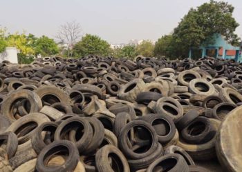 Comienza traslado de 140 toneladas de llantas usadas hacia planta recicladora en Macuspana
