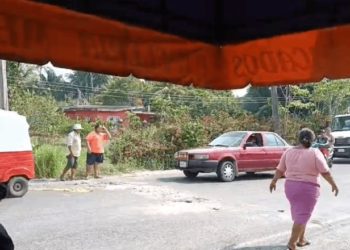 CFE reactiva suministro de energía eléctrica en Santa Cruz, Centla tras bloqueo