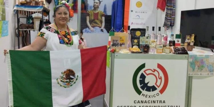 Participa chocolatera tabasqueña en Feria Agrícola Internacional, realizada en Serbia