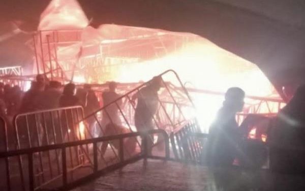 Se desploma escenario durante evento de campaña de Lorenia Cannavati; reportan cinco muertos