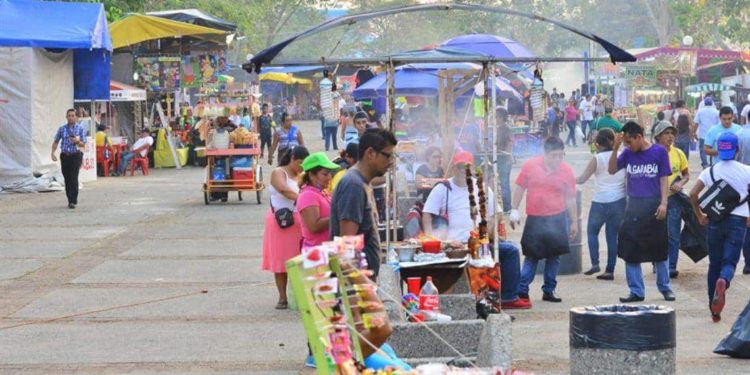 Alerta por Golpes de Calor: Feria Tabasco registra hasta siete desmayos diarios