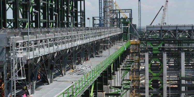 Pemex asegura que Refinería Dos Bocas estará operativa al máximo en junio