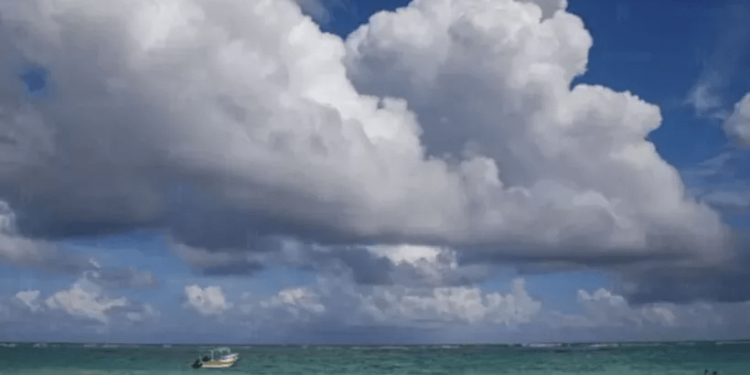 Prevén cielo nublado con lluvias aisladas en Quintana Roo
