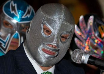 El hijo del Santo se retira de la lucha libre
