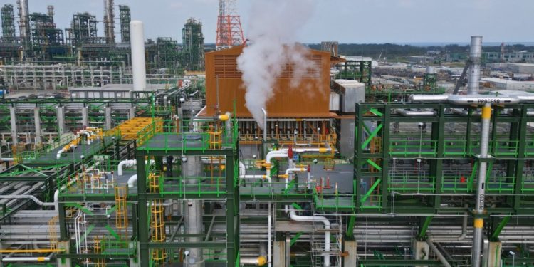 Industria en Tabasco sufre caída del 1.3% en enero de 2024, según INEGI