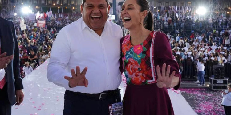 Javier May cierra campaña junto a Claudia Sheinbaum en Plaza de la Revolución