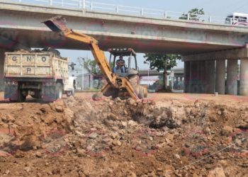 Inicia la instalación del reloj floral en el Distribuidor Vial de Guayabal en Villahermosa