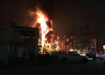 Explosión en centro eléctrico de CFE deja sin luz a amplias zonas de Villahermosa