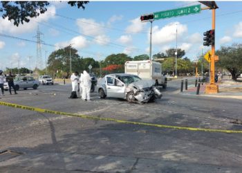 Fuerte accidente en Chac Mool deja una persona sin vida