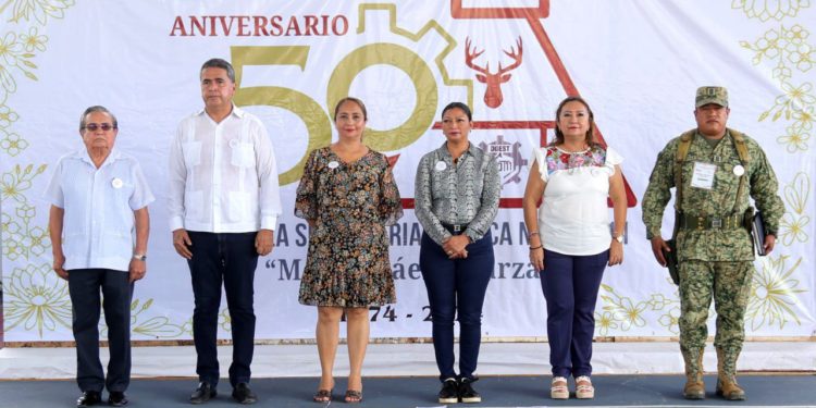 Respalda gobierno de BJ concurso de escoltas a nivel de secundaria