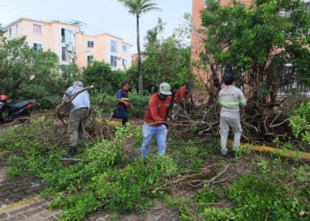 Gobierno eficiente en atención a lluvias en Cancún con programa «Reporta y Aporta»