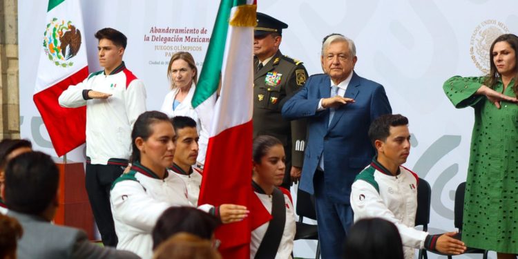 Quintana Roo presente en el abanderamiento de la Delegación Mexicana que participará en los Juegos Olímpicos Paris 2024