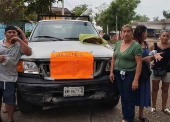 Habitantes de Gaviotas retienen a trabajadores de CFE por cinco horas