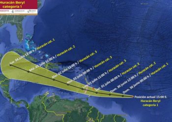 Tormenta Beryl se convierte a huracán categoría 1