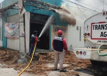 Paloma provoca incendio en fachada de restaurante en Paraíso
