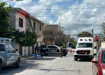 Hombre pierde la vida al caer de 4 metros de altura en la región 235 de Cancún