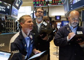 Wall Street apertura este lunes en terreno mixto y el Dow Jones de Industriales subía 0.25 %