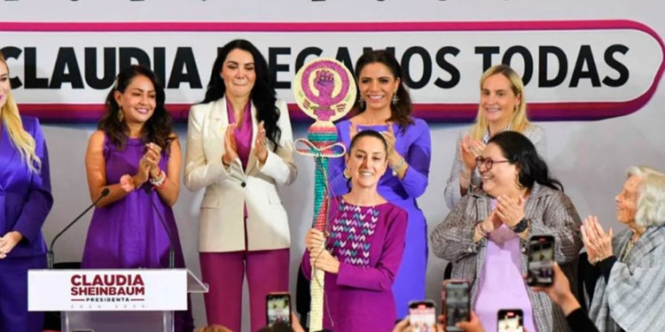 Sheinbaum se comprometió a una administración enfocada en las mujeres