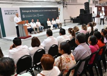 ‘Hagan buen uso de los recursos”, insta Carlos Merino a tesoreras de “La Clínica es Nuestra”