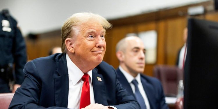 El fiscal del caso Trump en Nueva York enfrenta una ola de amenazas de muerte