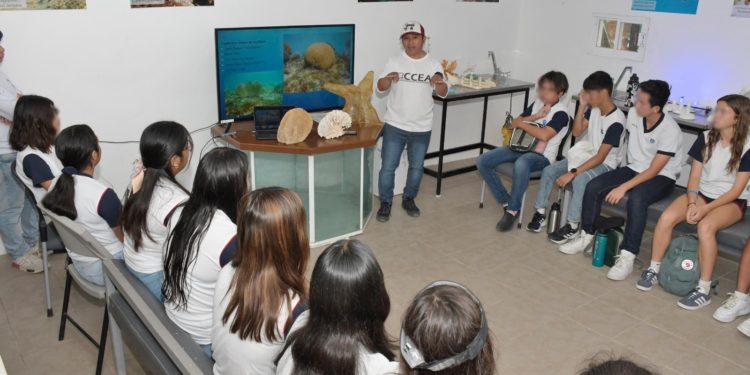 La Fundación de Parques y Museos recibió en el CCEA a alumnos del Instituto Gardner
