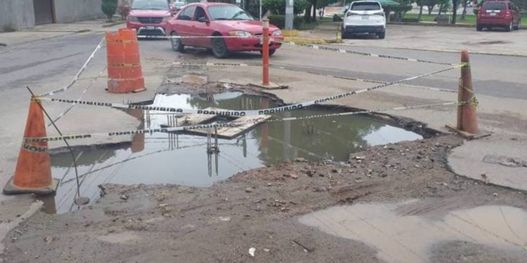 Aumentan los socavones en Villahermosa durante la temporada de lluvias