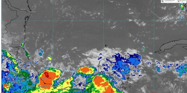 Onda tropical 4 afectará en las próximas horas a Quintana Roo