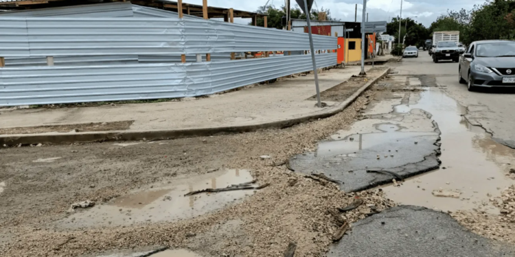 Tras la fuertes lluvias aumentan los baches en las calles de Mérida