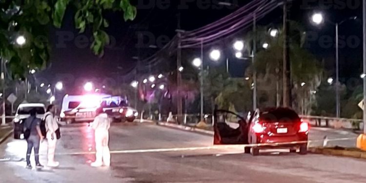 Detienen a sujeto por llevar un cuerpo al interior de su cajuela en Arco Vial, Cancún