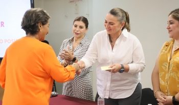 Entrega Guadalupe Castro recursos de campaña “Reciclar es Ayudar” a voluntariados del DIF Tabasco