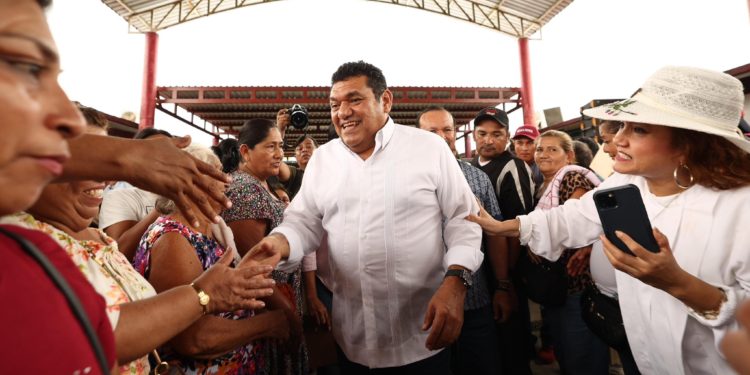 Javier May Rodríguez reducirá su sueldo en un 20% para impulsar el desarrollo social en Tabasco