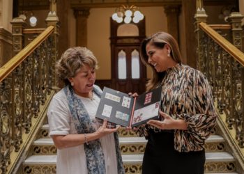 Mara Lezama firma con Correos de México alianza para que artesanos envíen sin costo sus productos a todo el mundo y celebrar el 50 Aniversario del Estado